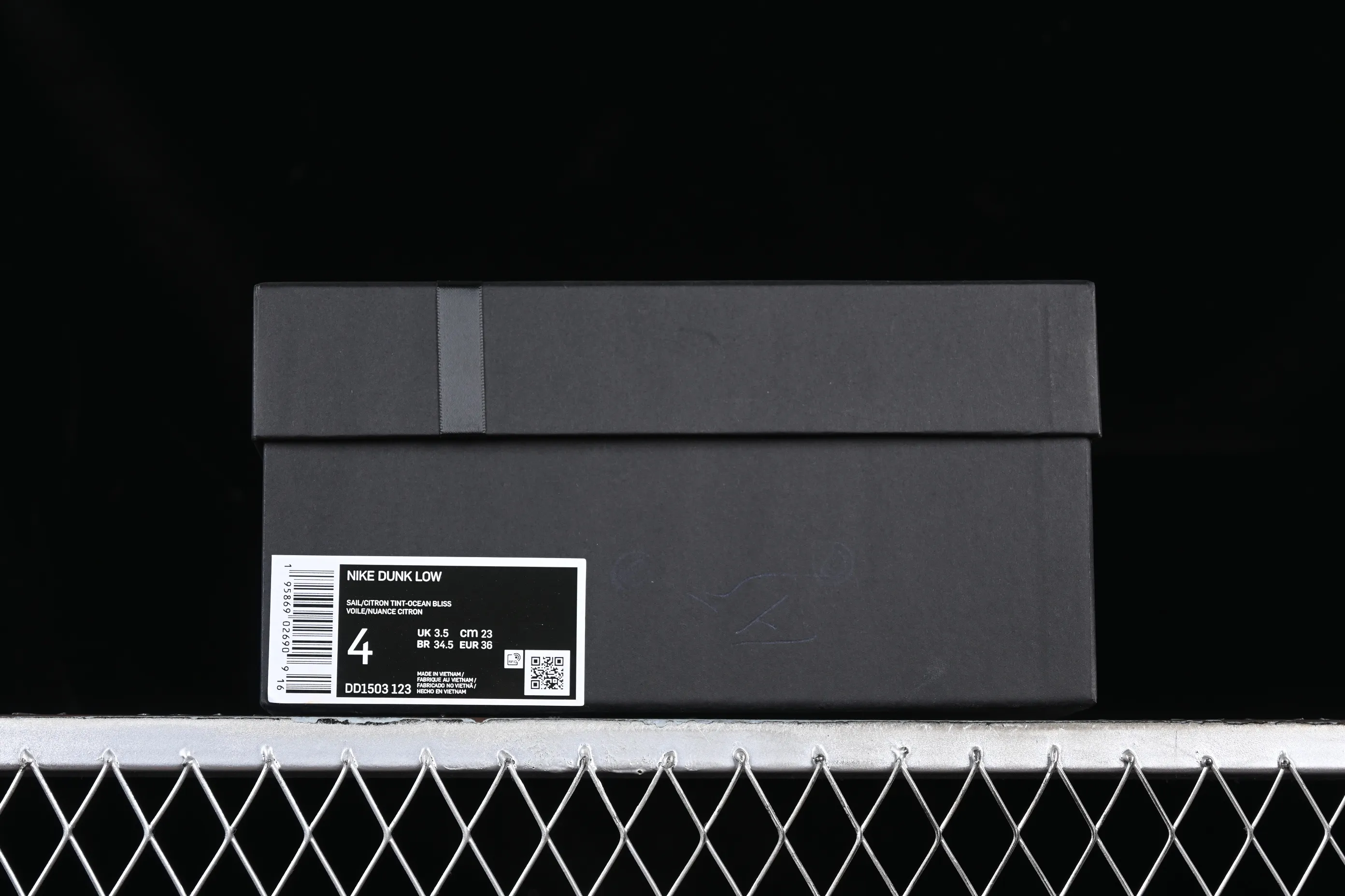 All Categories Nk SB Dunk Series Nk SB Dunk Low Low-top sneakers Gift box version Nk Dunk Low Milk Blue Customized version of deconstructed strap casual sneakers DD1503-123